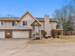 189 Galtier Pl, Shoreview, MN 55126
