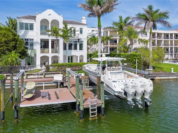 1752 Gulf Shore BLVD N #4, NAPLES, FL 34102