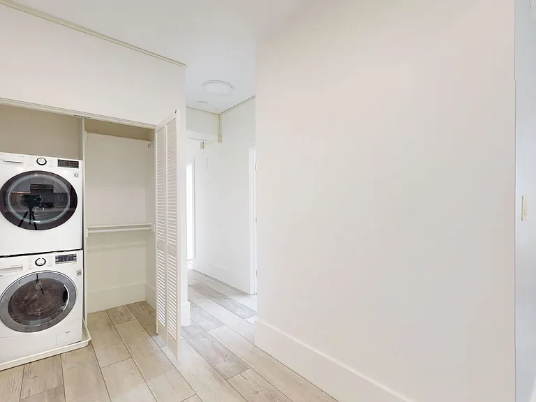 1801 California St #304 — Photo 6