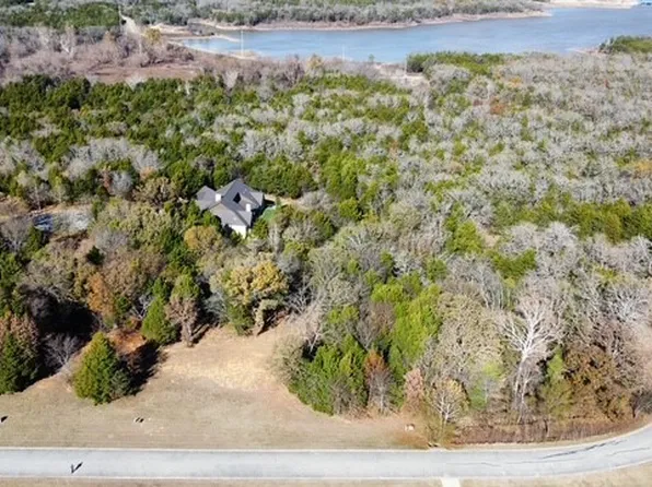 49 N Oakmont Ct, Gordonville, TX 76245