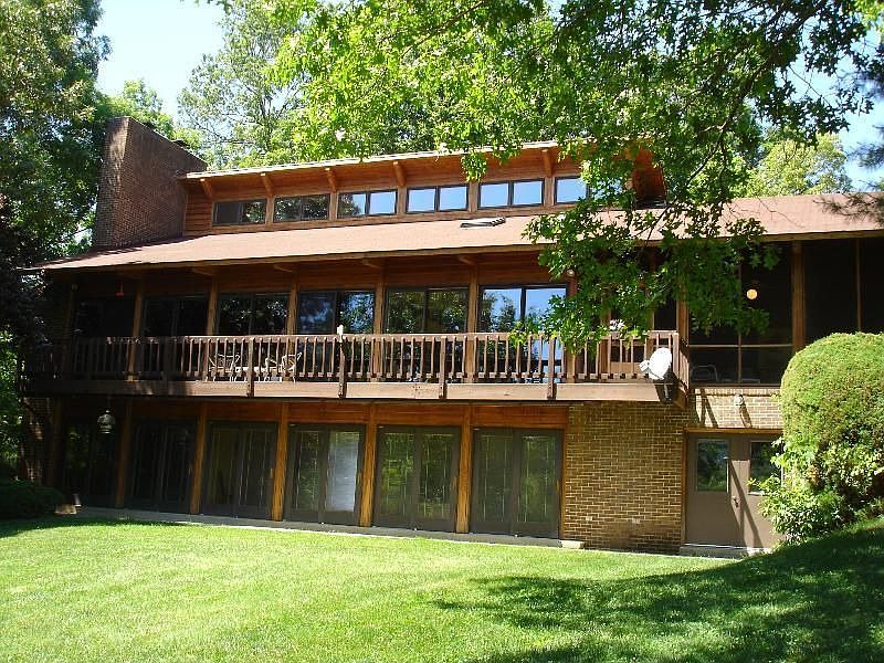 1st image of 207 Sherwood Dr