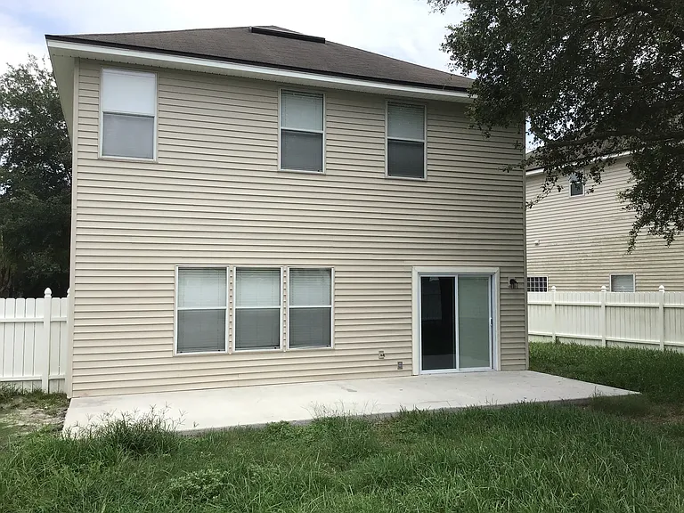 2724 Creekfront Dr — Photo 16