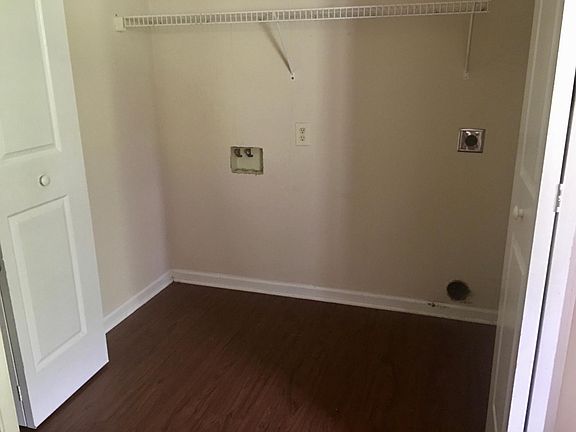 4th image of 2055 Edgewood Dr