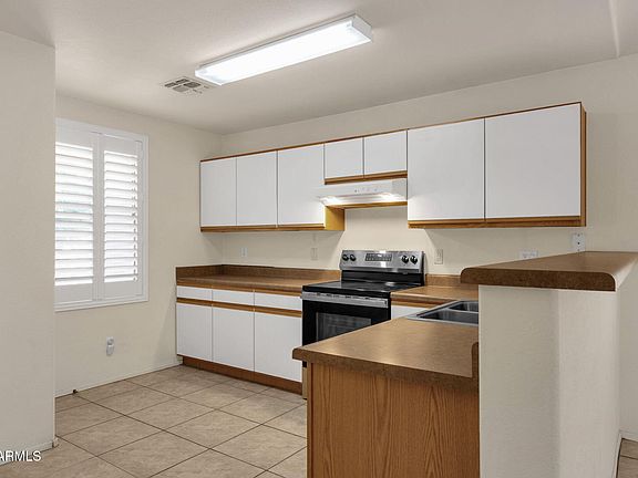 3rd image of 11414 W PINEHOLLOW Drive