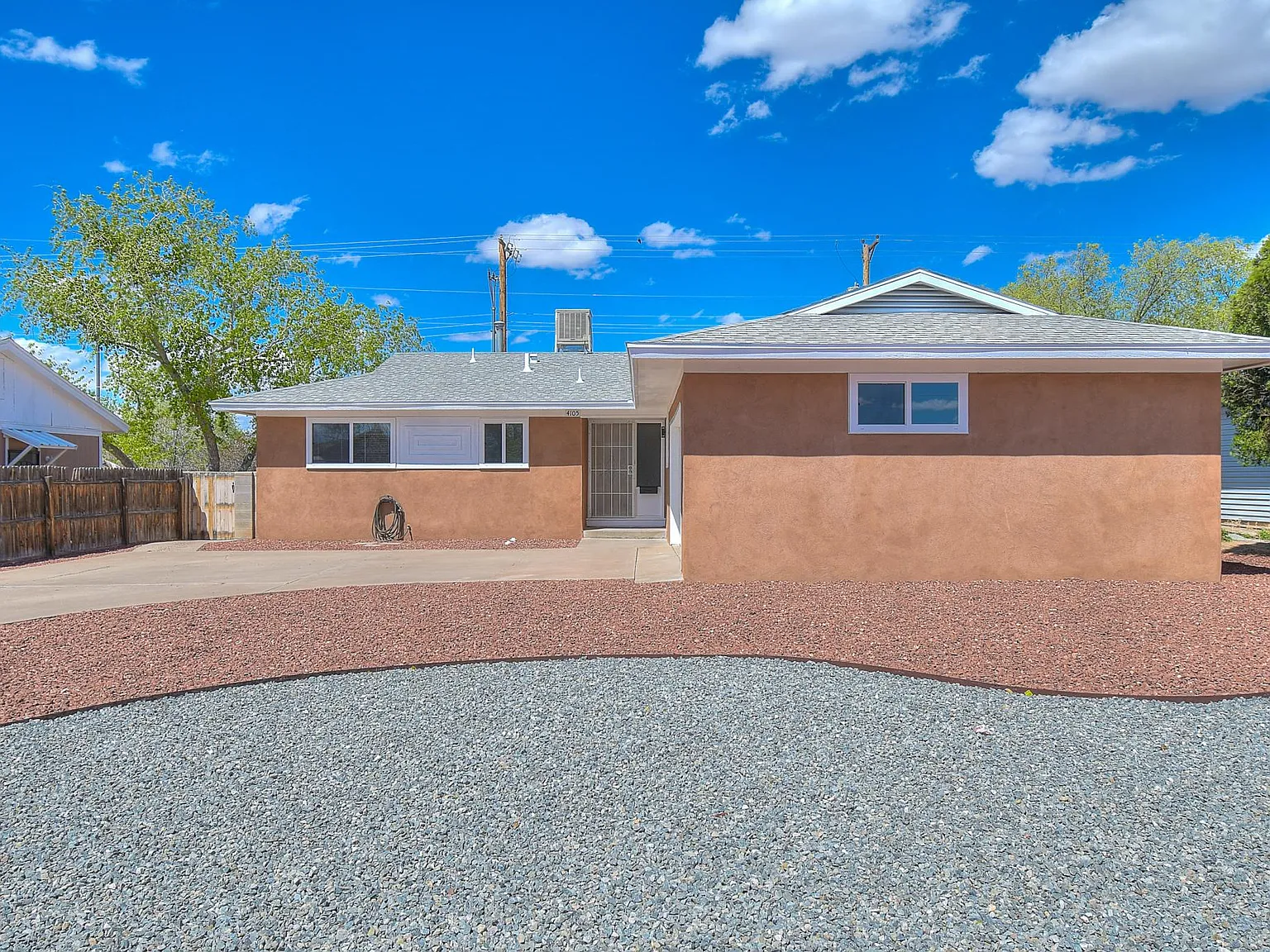 3 bed, 1.5 bath, 1350 sqft, $1,800 — Photo 2
