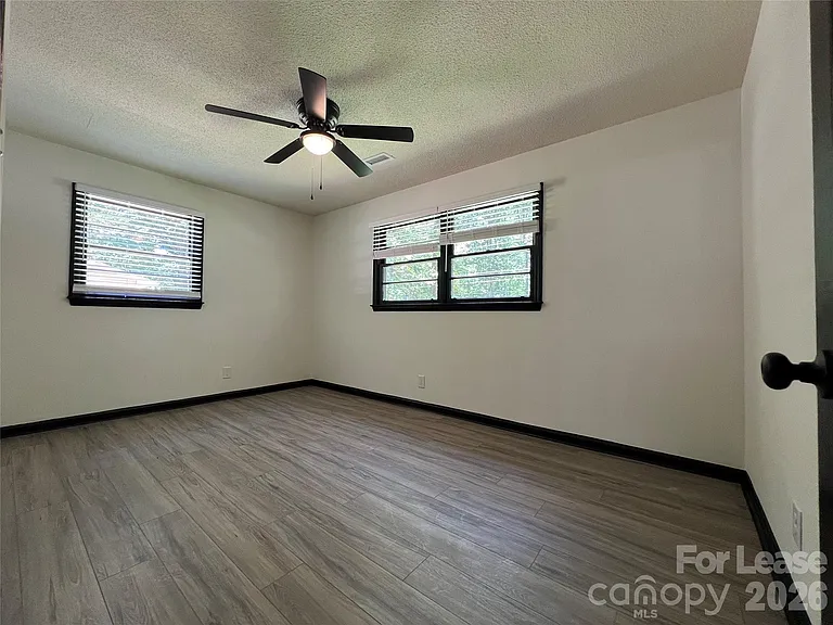 1214 Northwoods Dr — Photo 7