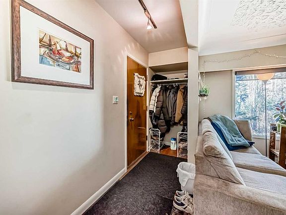 4th image of 2328 W Capitol Hill Cres NW