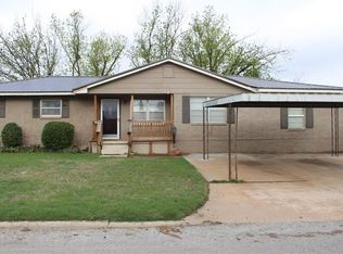 1517 Glenn Ave, Mangum, OK 73554