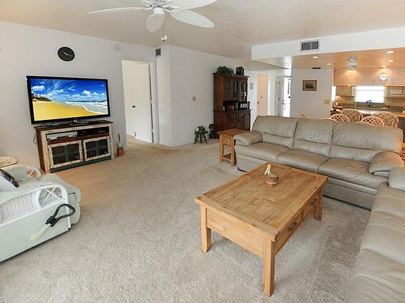 3rd image of 4511 Bay Beach Ln APT 213