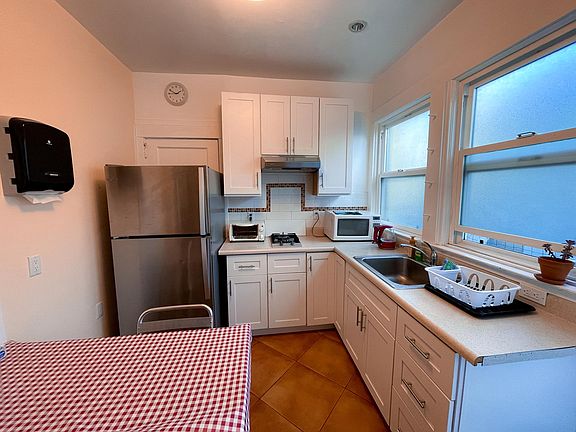 2nd image of 1265 20th Ave #B