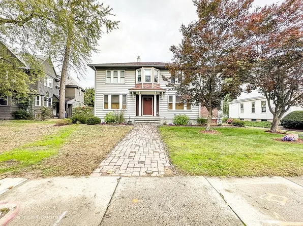 1470 Northampton St, Holyoke, MA 01040