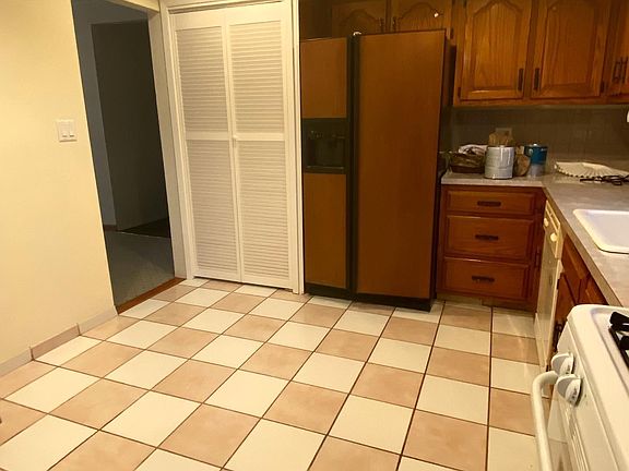 4th image of 11 Laurel Pl Floor 2