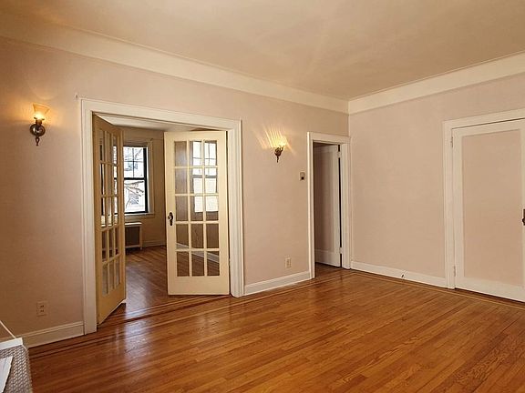 2nd image of 32-36 42nd St #Fr2