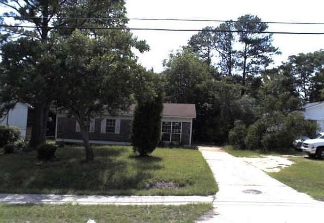 2nd image of 5749 Bloomfield Rd