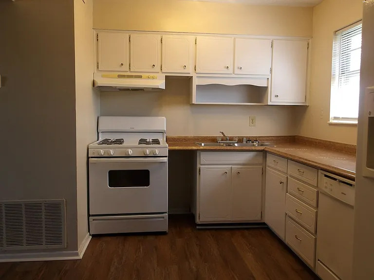 5402 Logwood Ave — Photo 4