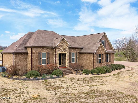 4th image of 38 N Meadow Dr