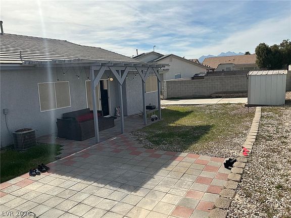 5th image of 2220 Fountain Valley Way