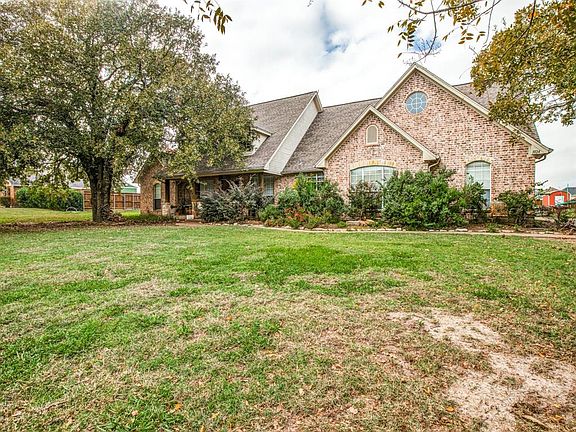 3rd image of 1024 Oak Hollow Ln