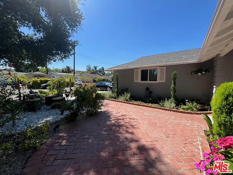 5059 Catalon Ave — Photo 8