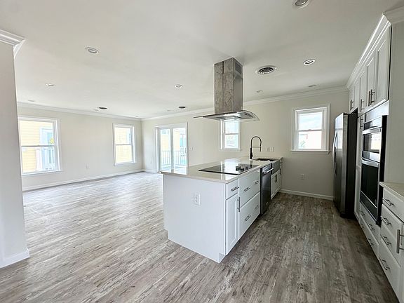 3rd image of 2650 NE Pelican Way #11