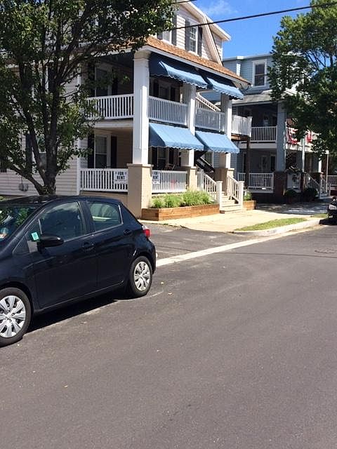 1st image of 711 1st St #3