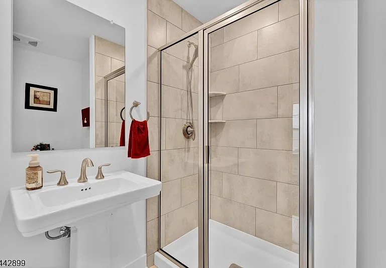 6 Martin Pl — Photo 14