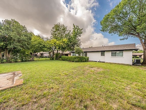 5th image of 4405 Jenny Ln