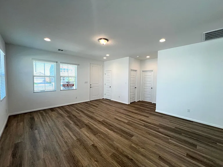 302 Elm Branch Trl — Photo 7