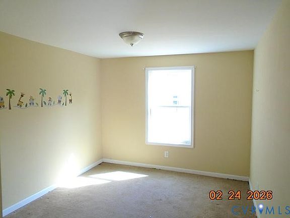 4th image of 3034 Bradley Farm Rd