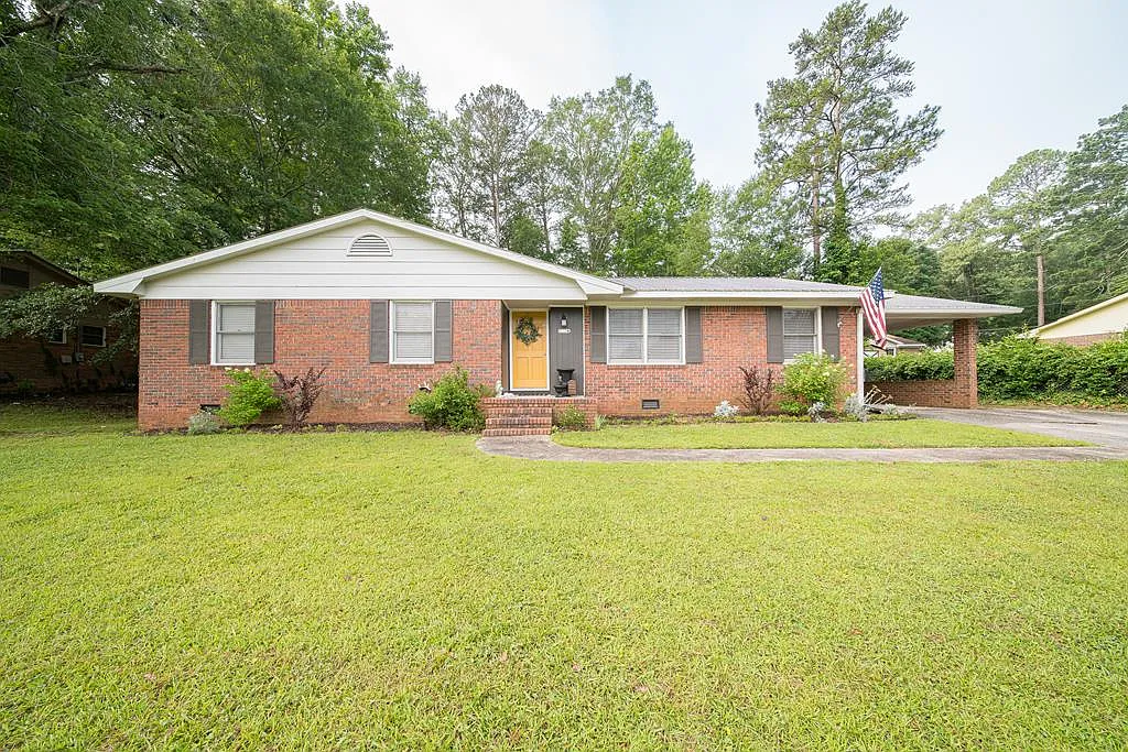 823 McCurdy Blvd photo 1