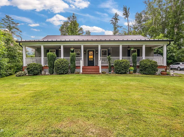 1106 Little Smoky Rd, Gatlinburg, TN 37738