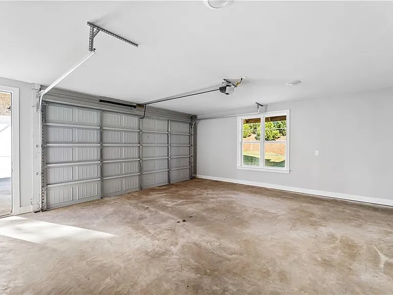 2035 Parkside Ln — Photo 43