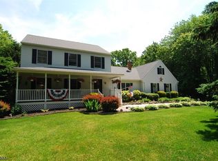 18 Countryside Rd, Columbia, NJ 07832