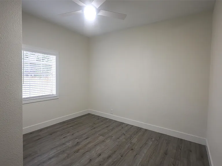 602 Higgins St — Photo 28