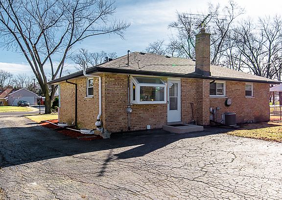 3rd image of 3N314 N Howard Ave