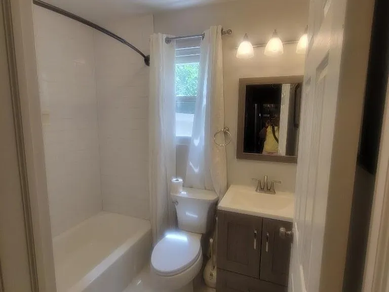 212 N Walnut St — Photo 10