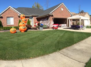 18933 Boysenberry Dr, Macomb, MI 48042