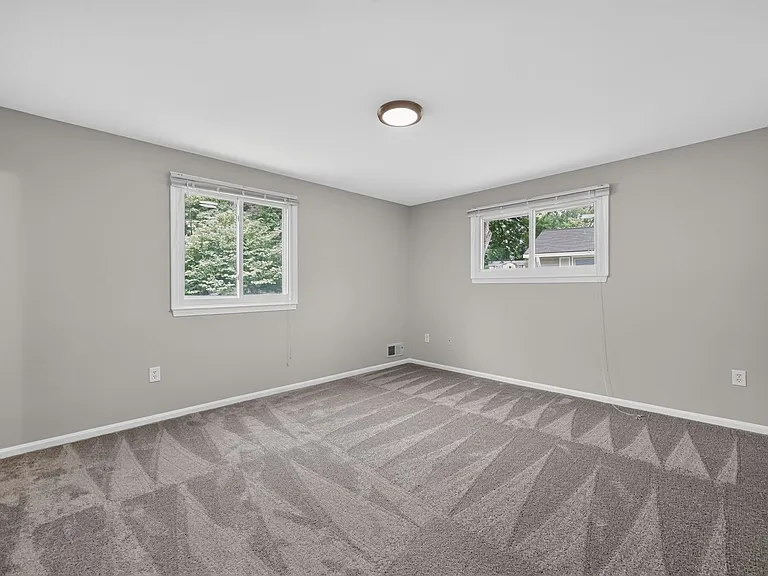 4898 Wheatstone Dr — Photo 12