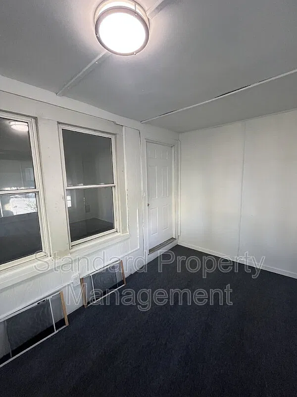 3 bed, 1.0 bath, $1,550 — Photo 3