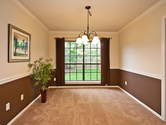3rd image of 2407 Horseshoe Ln