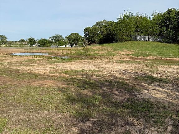 2nd image of 1 Kennedale New Hope Rd