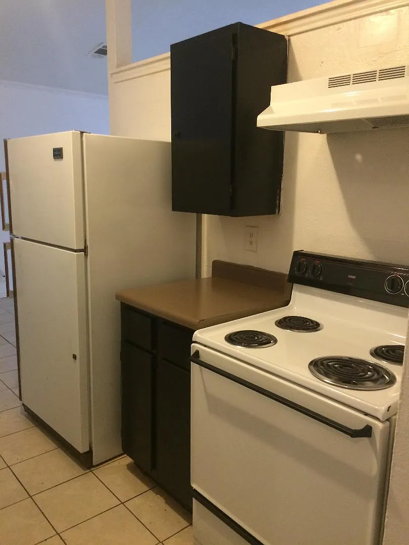 4 bed, 1304 sqft, $1,600 — Photo 2