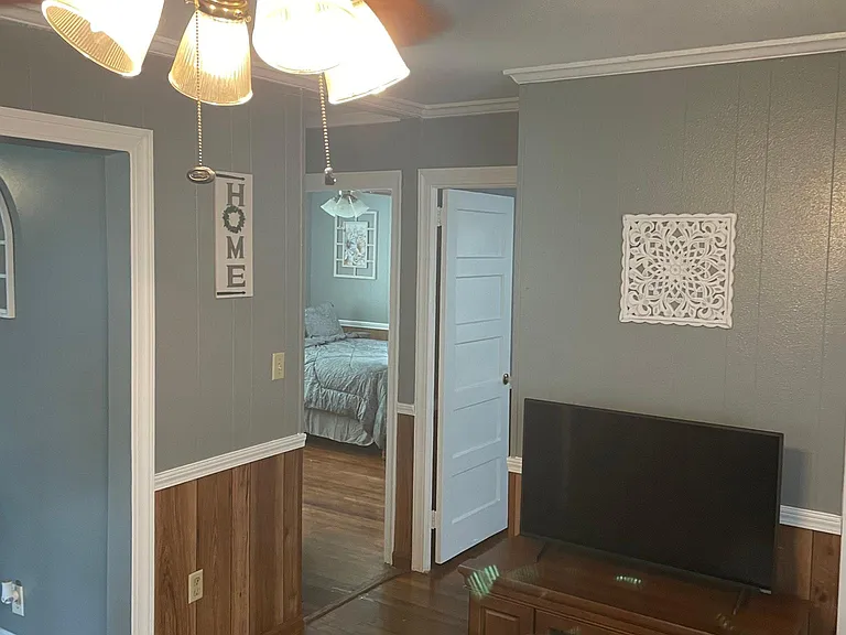 709 W Main St — Photo 10