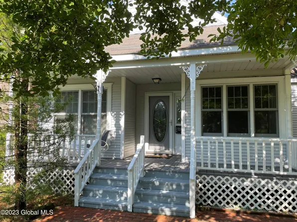 26 Kensington Place, Albany, NY 12209