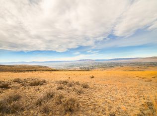 Nka Roza Hill Dr, Yakima, WA 98901