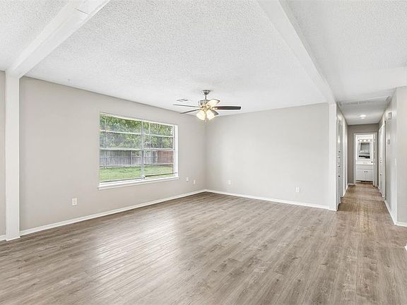 5th image of 811 Garden Grv