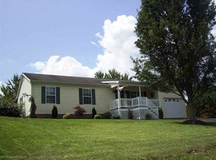 16 Hillandale Dr, Staunton, VA 24401