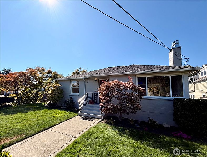 3rd image of 3803 29th Avenue W