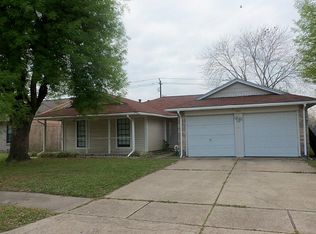 1001 Canyon Springs Dr, La Porte, TX 77571