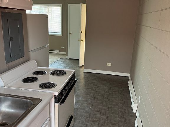 4th image of 1720 Saint Charles Rd APT 1